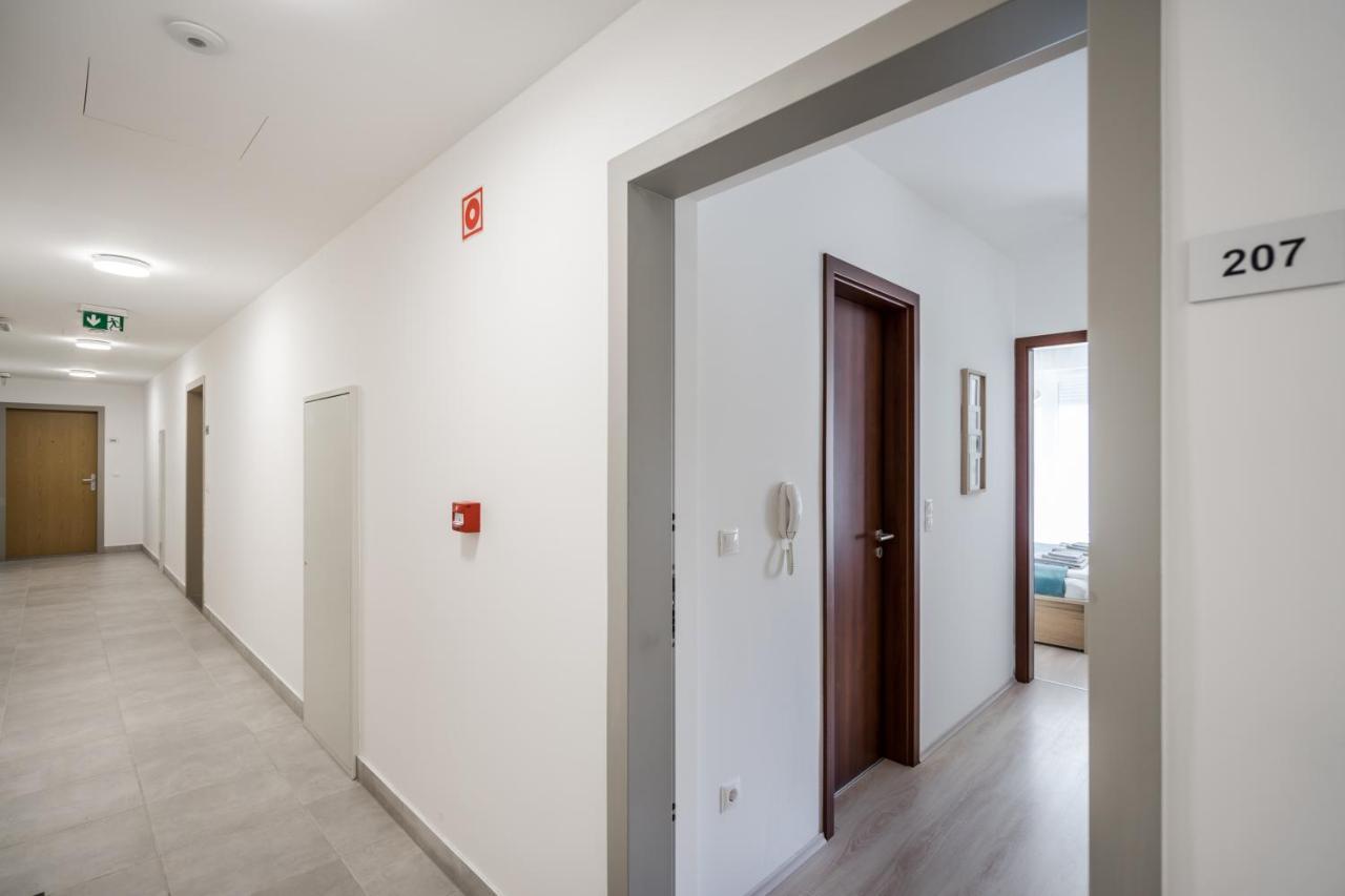 Bpr Galactic Empire Home With Balcony Budapest Bagian luar foto